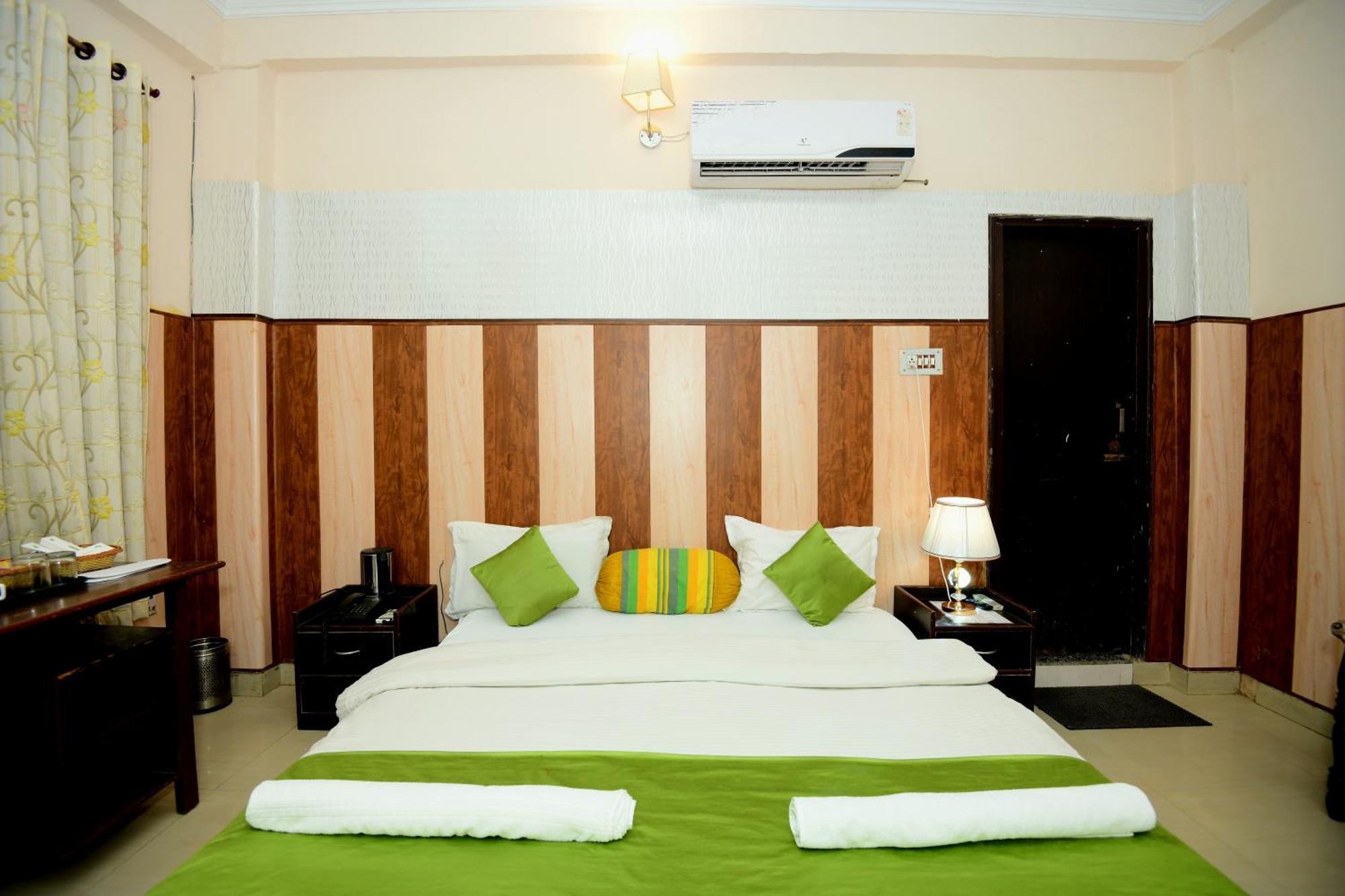 Ap Palace Hotel, Ayodhya Exterior photo