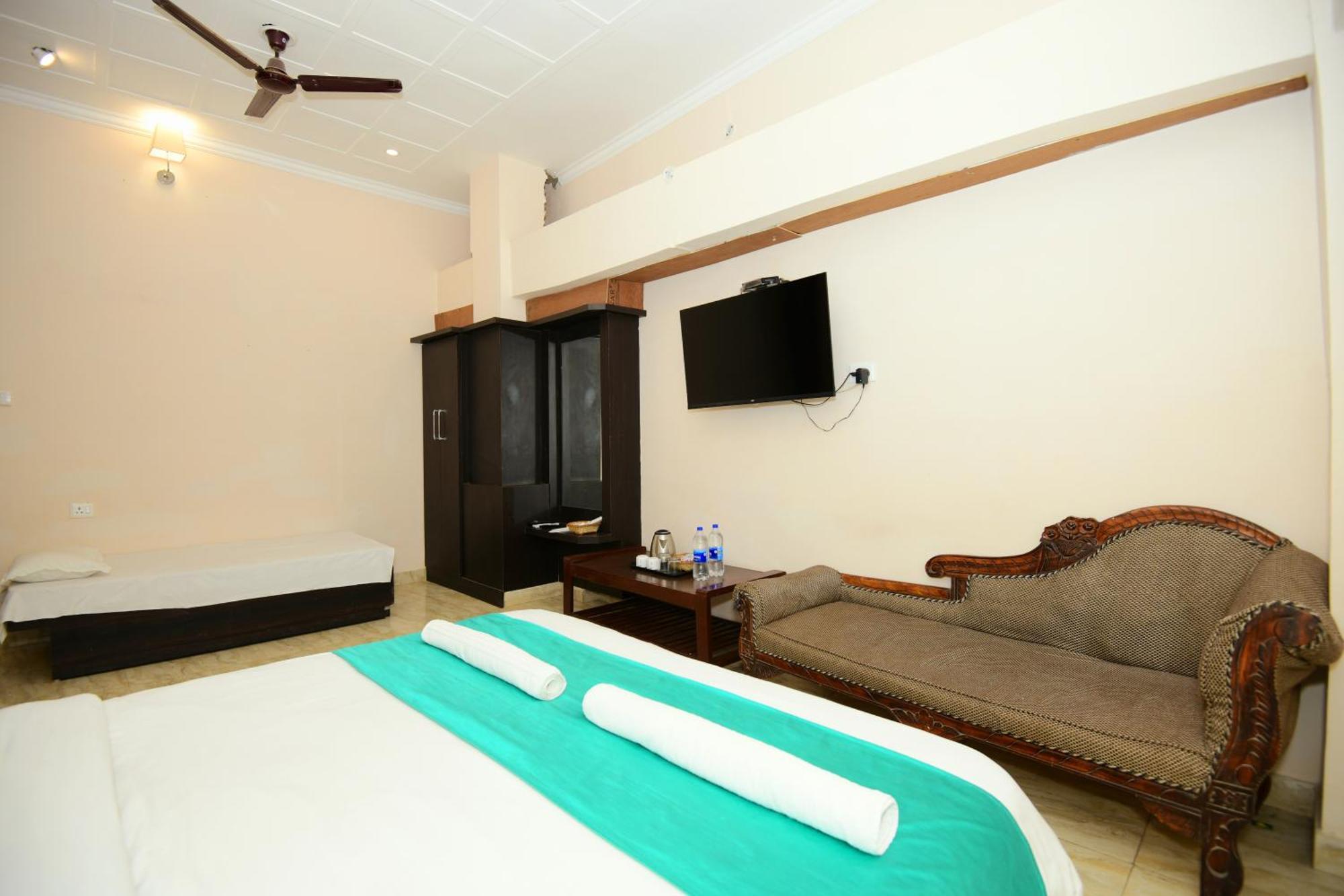 Ap Palace Hotel, Ayodhya Exterior photo