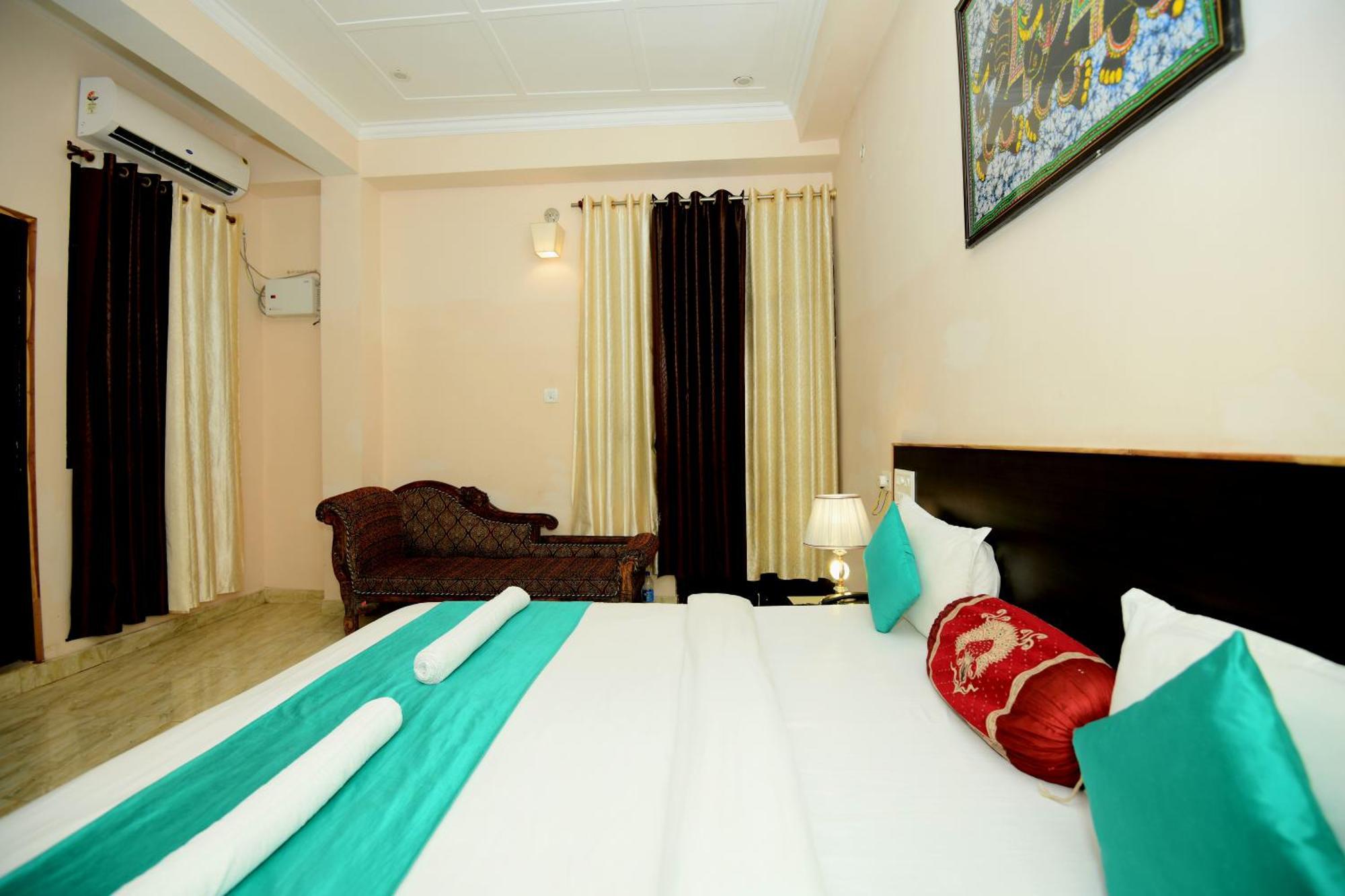 Ap Palace Hotel, Ayodhya Exterior photo