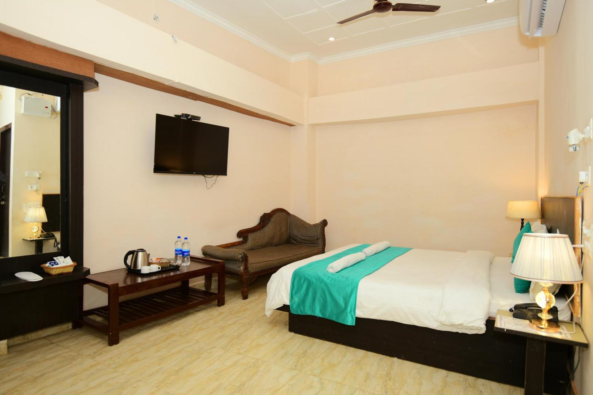 Ap Palace Hotel, Ayodhya Exterior photo